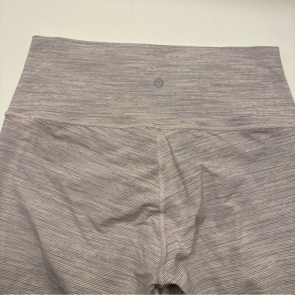 Lululemon Leggings Wunder Under High-Rise Tight
25" Luxtreme